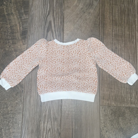 Janie and Jack Leopard Jacquard Sweatshirt with Matching Joggers - Picture 4 of 6